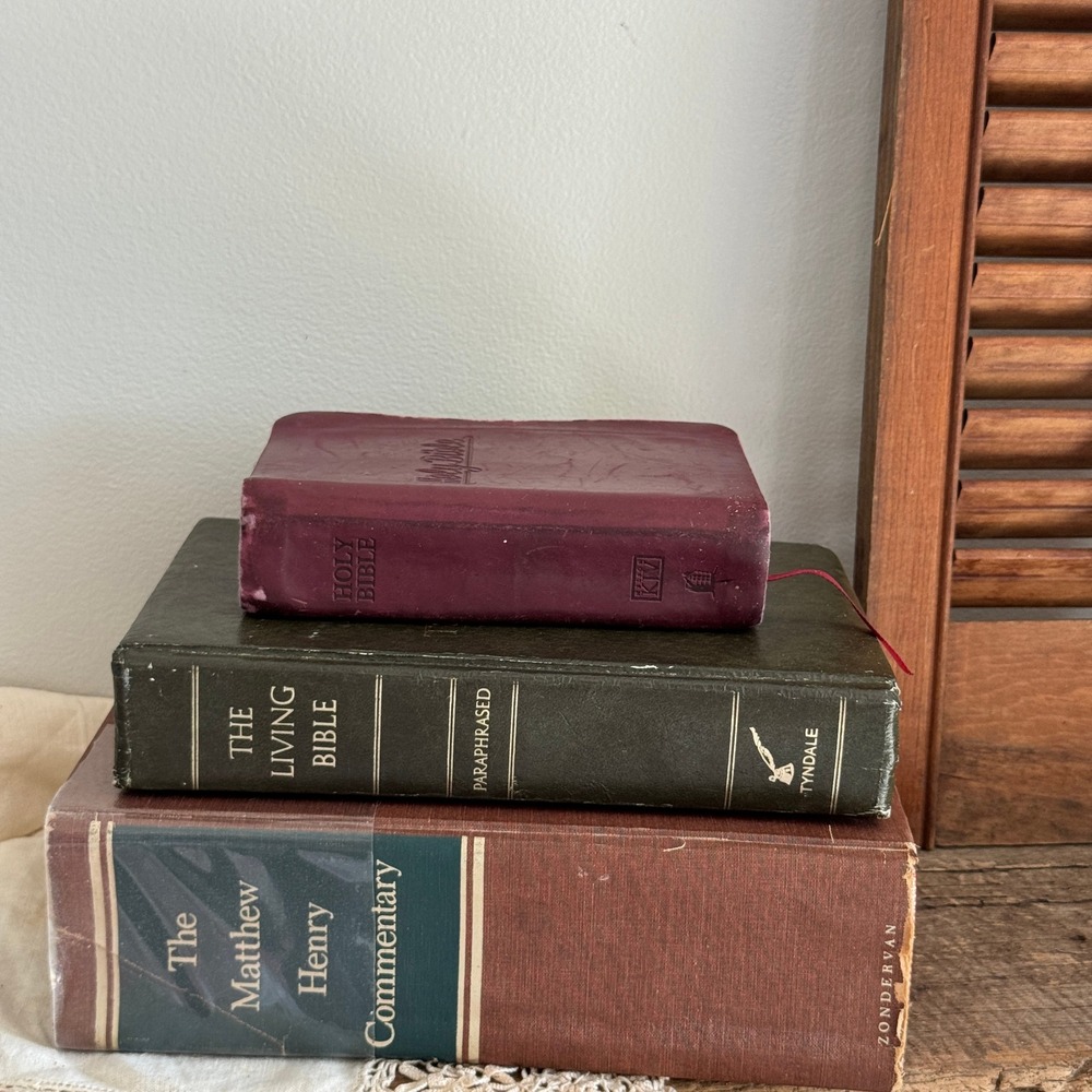 Vintage Bible‎ Set Matthew Henry Commentary Living Bible Tyndale Zondervan KJV